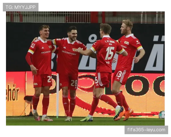 诺伊尔神勇扑救助球队上演精彩逆转