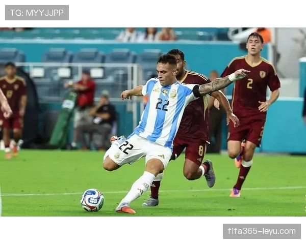 阿根廷队战术持续优化,全力备战世界杯决赛引关注 阿根廷队战术持续优化,全力备战世界杯决赛引关注