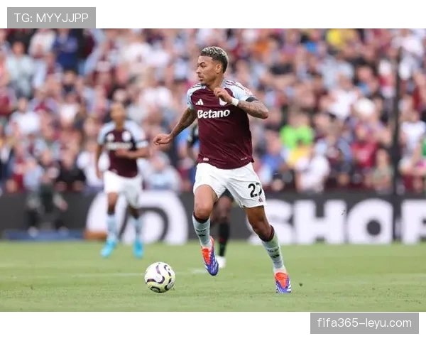 罗杰斯率狐狸队强势回暖，英超争冠征程再燃希望