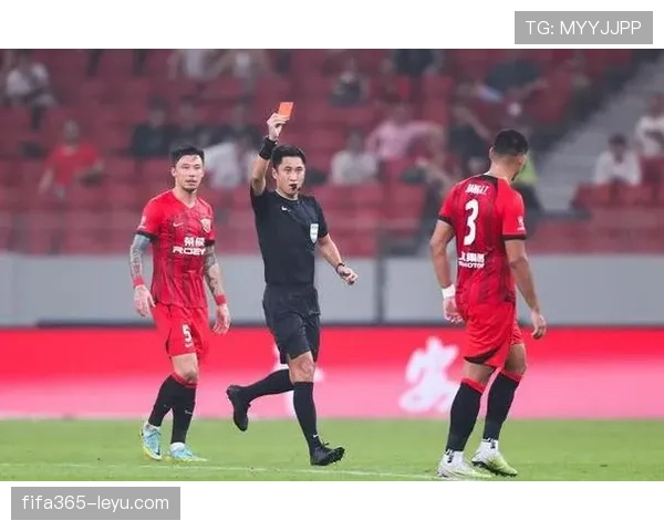 替补席违纪如何判罚？规则拆解教练组黄牌红牌标准